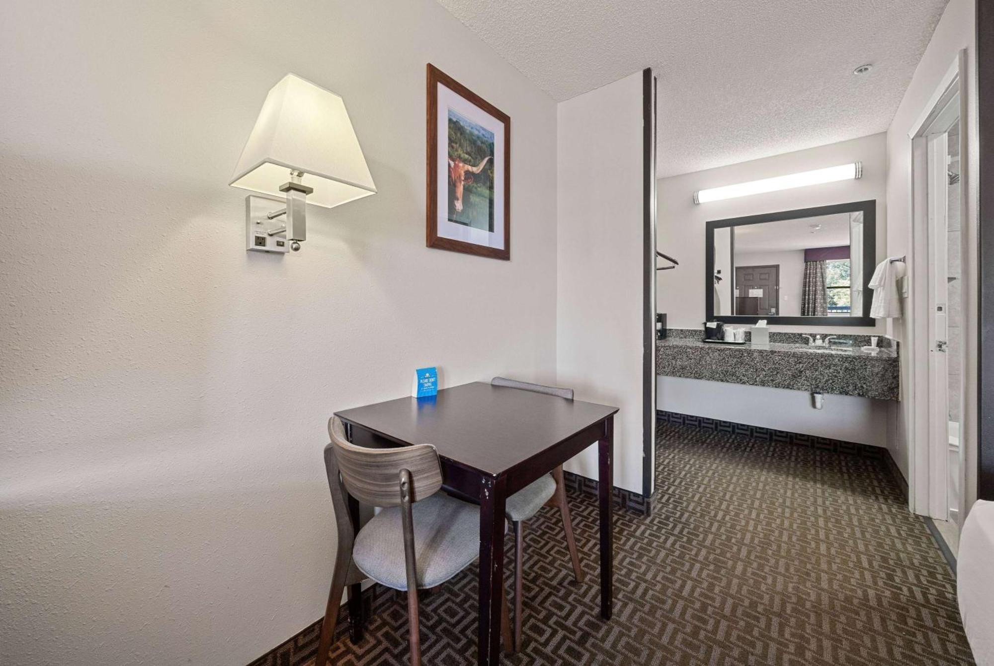 Days Inn By Wyndham Round Rock Zewnętrze zdjęcie